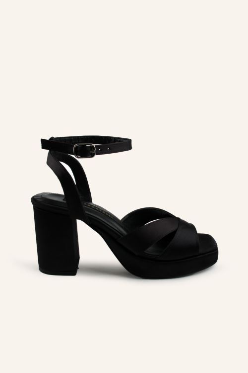 Siyah Saten Lily Topuklu Ayakkabı