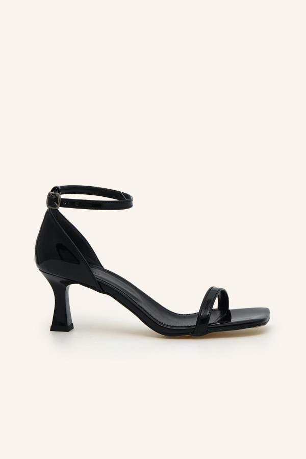 Siyah Rugan Irina Mini Topuklu Sandalet
