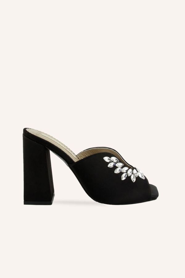 Siyah Saten Taşlı Terlik 